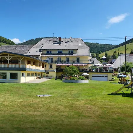 Мини-отель Landhotel Loewen Bernau